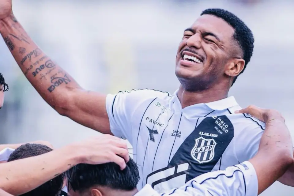 Brand&atilde;o fez o gol da vit&oacute;ria da Macaca (Foto: Comunica&ccedil;&atilde;o/Ponte Preta/@pontepretaoficial)