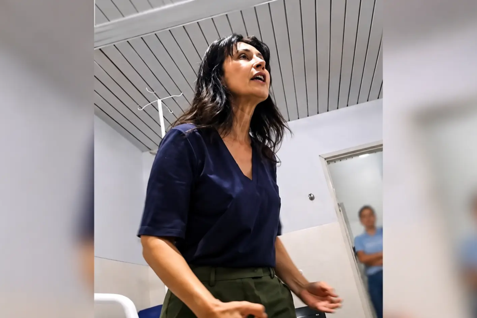 Prefeita de Porangatu, Vanusa Valadares, durante visita a uma unidade de saúde (Foto: cedida ao Mais Goiás)