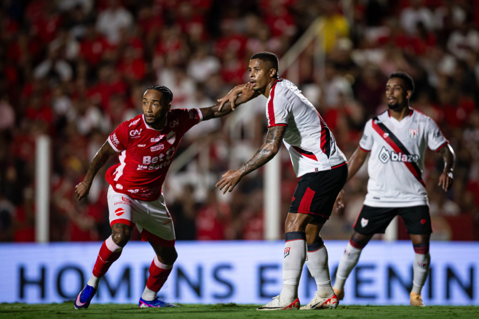 No primeiro turno o Colorado levou a melhor (Foto: Heber Gomes)
