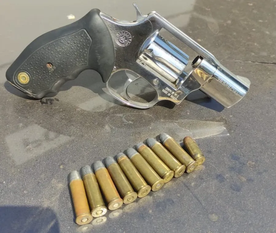 (Foto: divulgação/PRF-GO) Fonte: A Redação - https://aredacao.com.br/prf-recupera-veiculo-roubado-e-apreende-arma-de-fogo-durante-abordagem-na-br-153-em-hidrolandia/