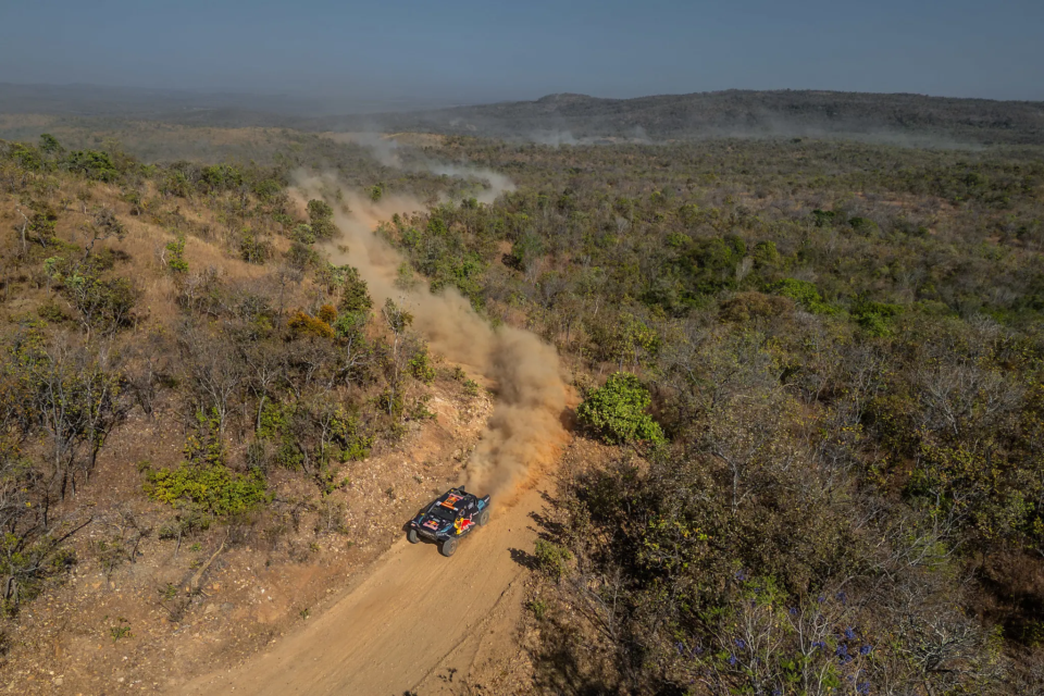 Sertões chega a Niquelândia em 6ª etapa marcada por abandono nas motos e trechos de alta exigência