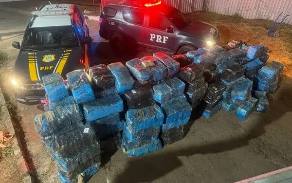 PRF apreende 3,7 toneladas de 'super maconha' avaliadas em R$ 110 milhões em Cristalina