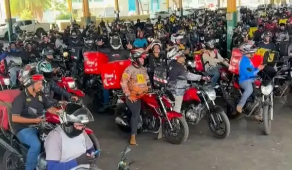 Entregadores de aplicativos participaram de mobilização em Goiânia para cobrar mudanças nas condições de trabalho (Foto: Reprodução)