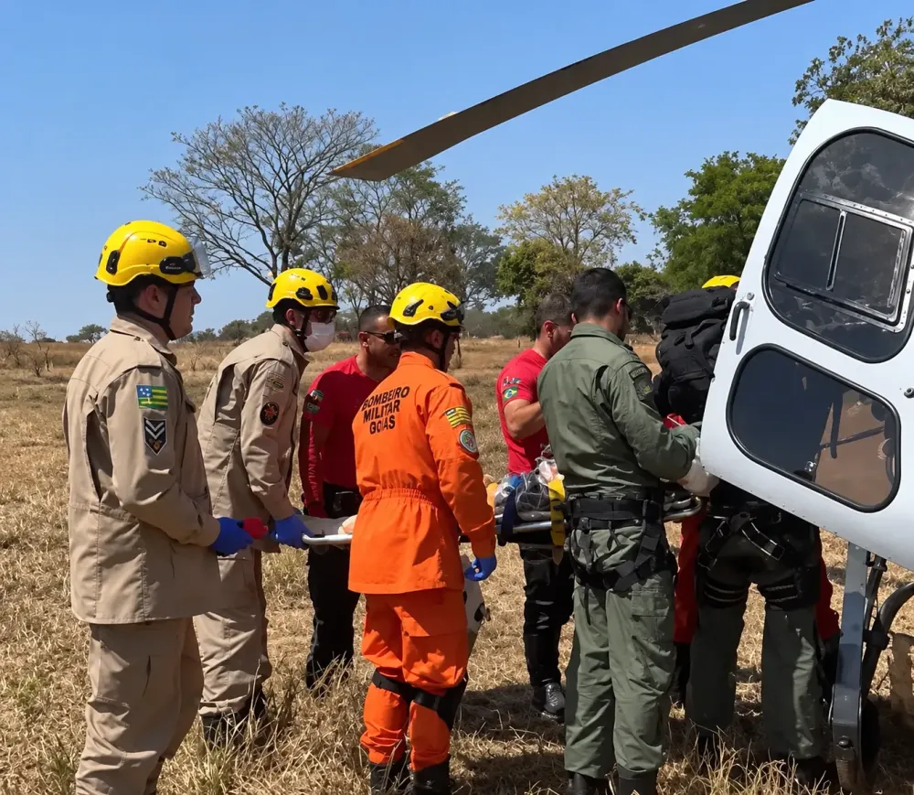 Homem entra em rio sem saber nadar para salvar criança e é reanimado pelos bombeiros em Goiânia