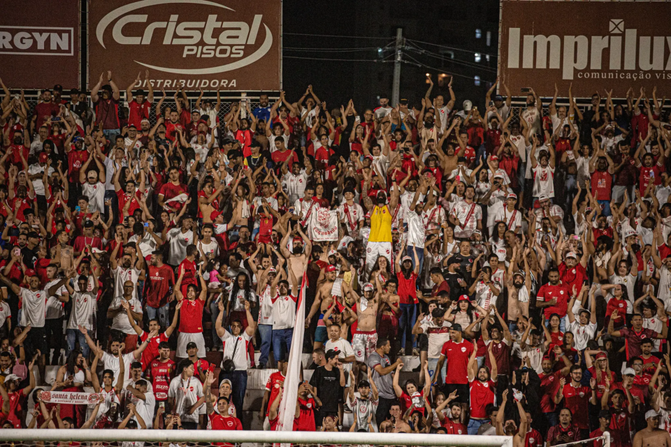 Torcida do Vila Nova no OBA. Foto: Roberto Corrêa - Vila No