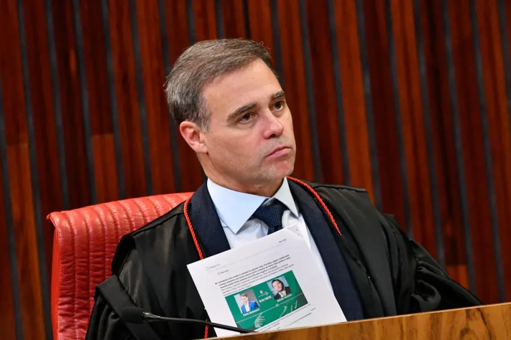 André Mendonça homologa delação de empresário ligado a repasses para filme sobre Jair Bolsonaro