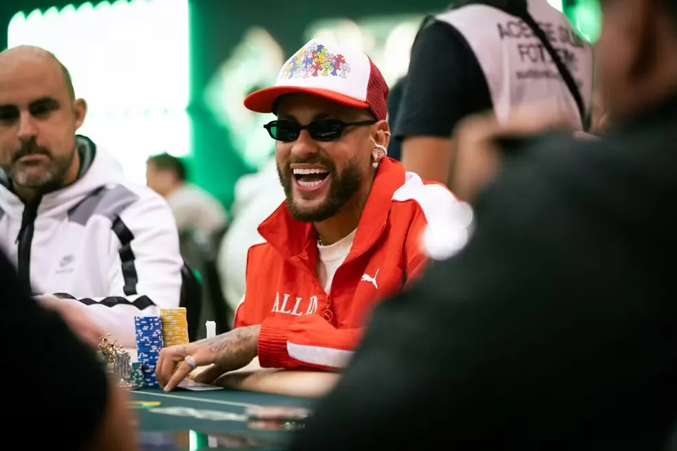 Fora de jogo do Santos, Neymar disputa campeonato de poker em São Paulo — Foto: Divulgação