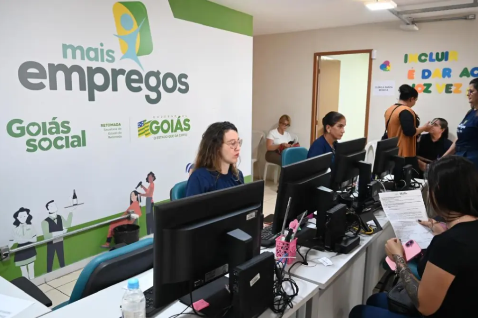 Feirão no Centro de Goiânia oferta 2,5 mil vagas de emprego com salários de até R$ 2,5 mil