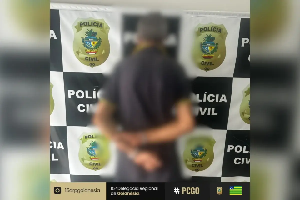 Pedreiro é preso após esconder celular para filmar moradora trocando de roupa em Jaraguá